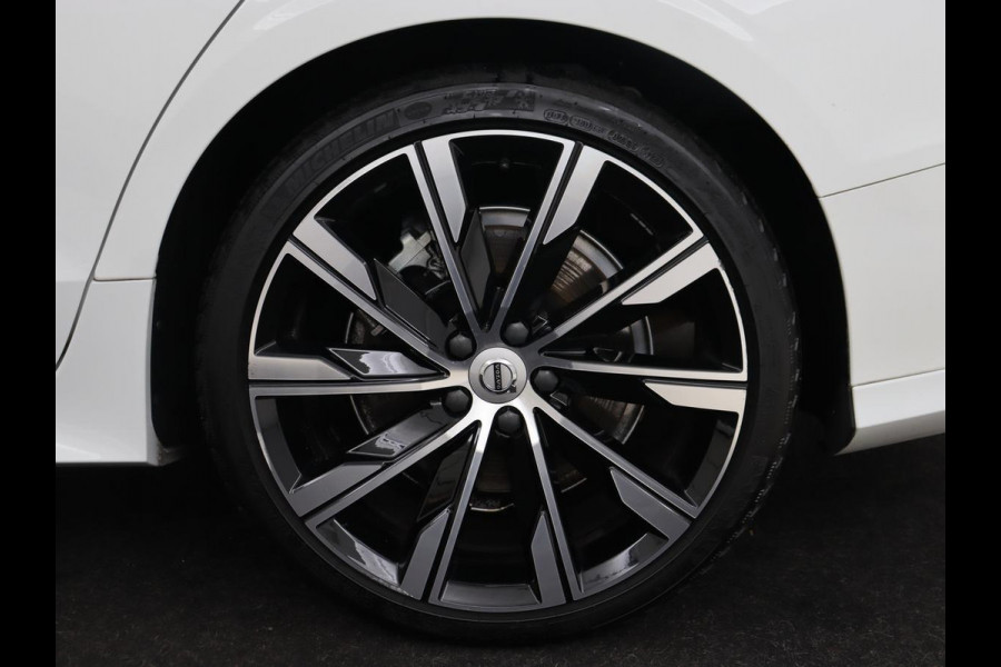 Volvo S60 2.0 Recharge T6 AWD R-Design | Stoelverwarming | Adaptive cruise | Harman/Kardon | Camera | Half leder | Sportstoelen | Keyless | Carplay | Navigatie | PHEV | Plug In