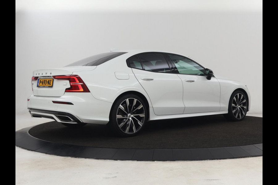 Volvo S60 2.0 Recharge T6 AWD R-Design | Stoelverwarming | Adaptive cruise | Harman/Kardon | Camera | Half leder | Sportstoelen | Keyless | Carplay | Navigatie | PHEV | Plug In