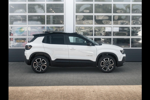 Jeep Avenger Summit 54 kWh | 17% Bijtelling | Schuif/Kanteldak | Leder&Winter Pack | Warmtepomp | Info&Convenience Pack