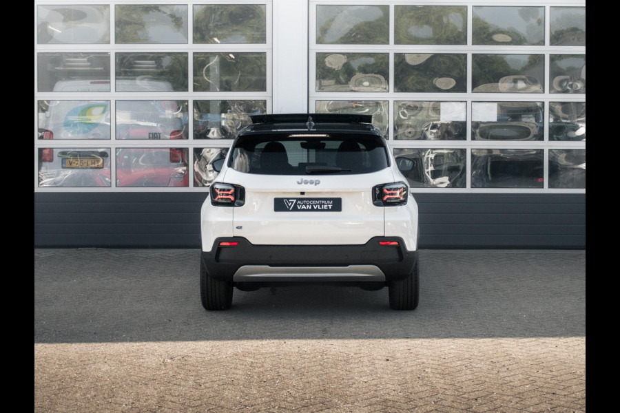 Jeep Avenger Summit 54 kWh | 17% Bijtelling | Schuif/Kanteldak | Leder&Winter Pack | Warmtepomp | Info&Convenience Pack