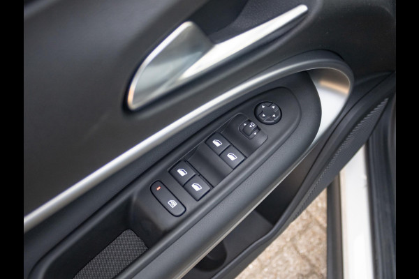 Jeep Avenger Summit 54 kWh | 17% Bijtelling | Schuif/Kanteldak | Leder&Winter Pack | Warmtepomp | Info&Convenience Pack