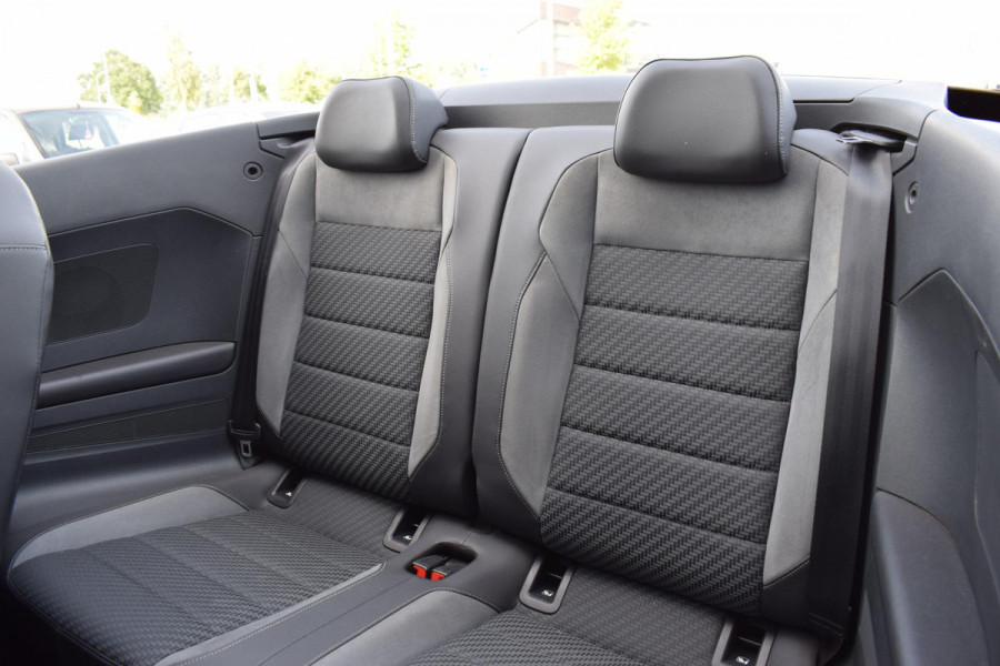 Volkswagen T-Roc Cabrio 1.5 TSI R-Line | Apple CarPlay | Stoelverw. | Half Leer | Climate