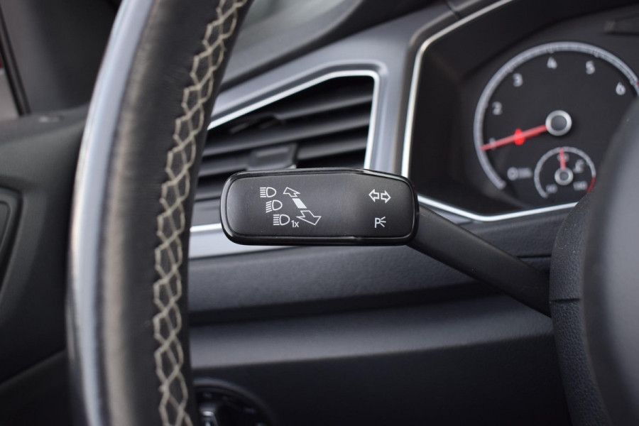 Volkswagen T-Roc Cabrio 1.5 TSI R-Line | Apple CarPlay | Stoelverw. | Half Leer | Climate