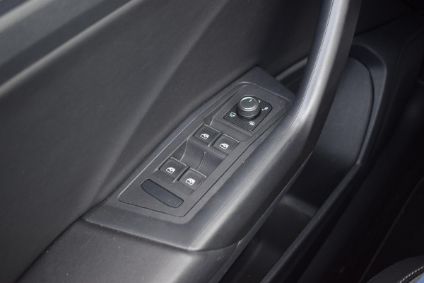 Volkswagen T-Roc Cabrio 1.5 TSI R-Line | Apple CarPlay | Stoelverw. | Half Leer | Climate