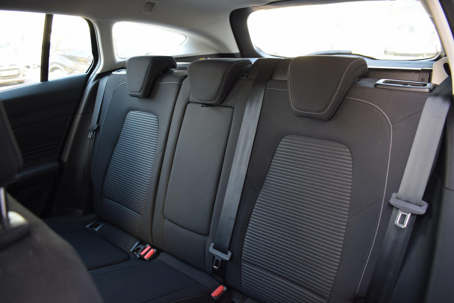 Ford Focus Wagon 1.5 EcoBlue Titanium Business | Automaat | Trekhaak | Apple CarPlay | Climate