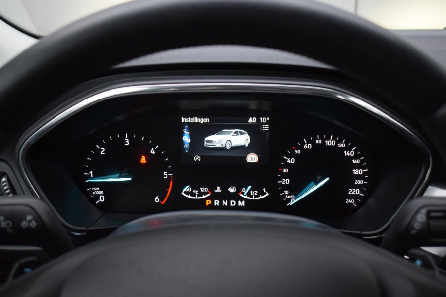 Ford Focus Wagon 1.5 EcoBlue Titanium Business | Automaat | Trekhaak | Apple CarPlay | Climate