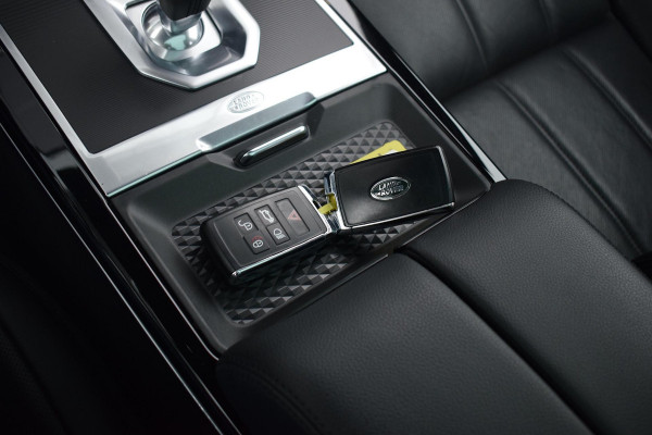 Land Rover Range Rover Evoque 2.0 P200 AWD R-Dynamic | Trekhaak | Pano | Meridian | Leer | Stuurverw.