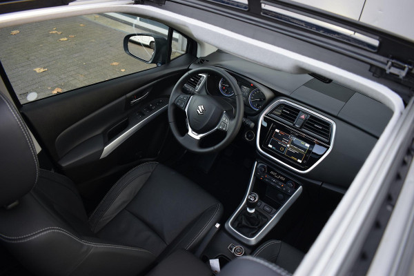 Suzuki S-Cross 1.4 Boosterjet AllGrip Style Smart Hybrid | 4X4 | Pano | Leer | Stoelverw. | Camera