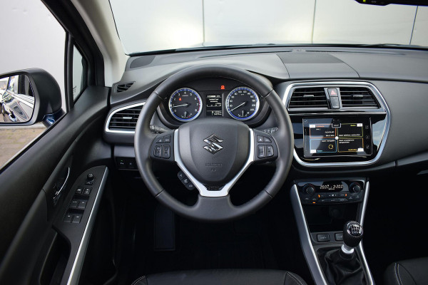 Suzuki S-Cross 1.4 Boosterjet AllGrip Style Smart Hybrid | 4X4 | Pano | Leer | Stoelverw. | Camera