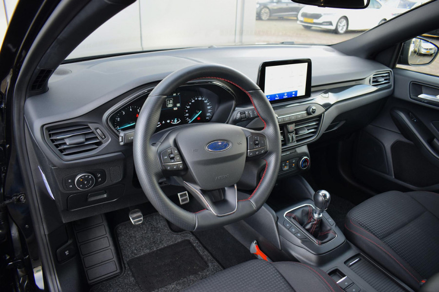 Ford FOCUS Wagon Wagon 1.5 EcoBoost ST Line Business | Apple CarPlay | Airco | Sportstoelen | Cruise