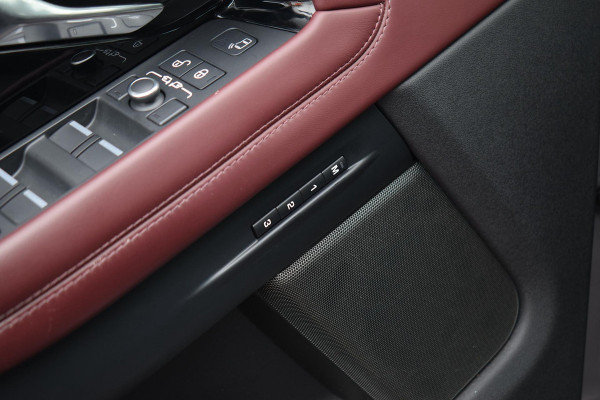 Land Rover Range Rover Evoque 2.0 P200 AWD R-Dynamic HSE | NAP | Meridian | Leer | Stuur- en Stoelverw.