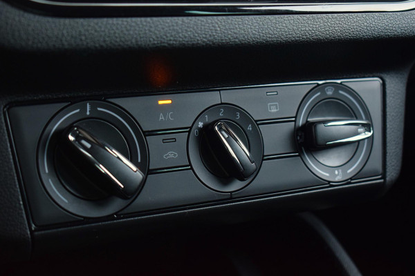 Škoda Kamiq 1.0 TSI Ambition | Automaat | Trekhaak | Apple CarPlay | Airco