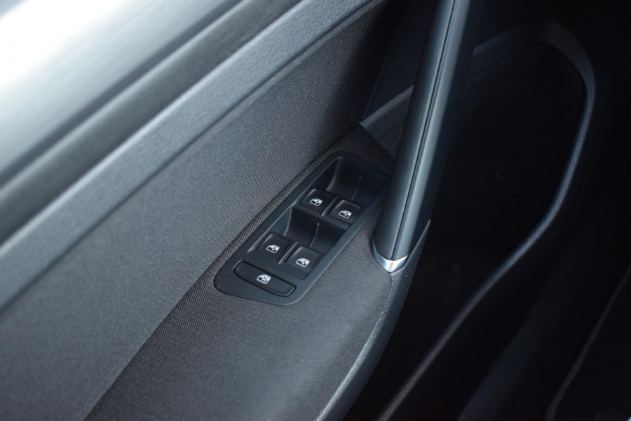 Volkswagen Golf Variant 1.6 TDI Comfortline Business | Apple CarPlay | Adaptive | Climate