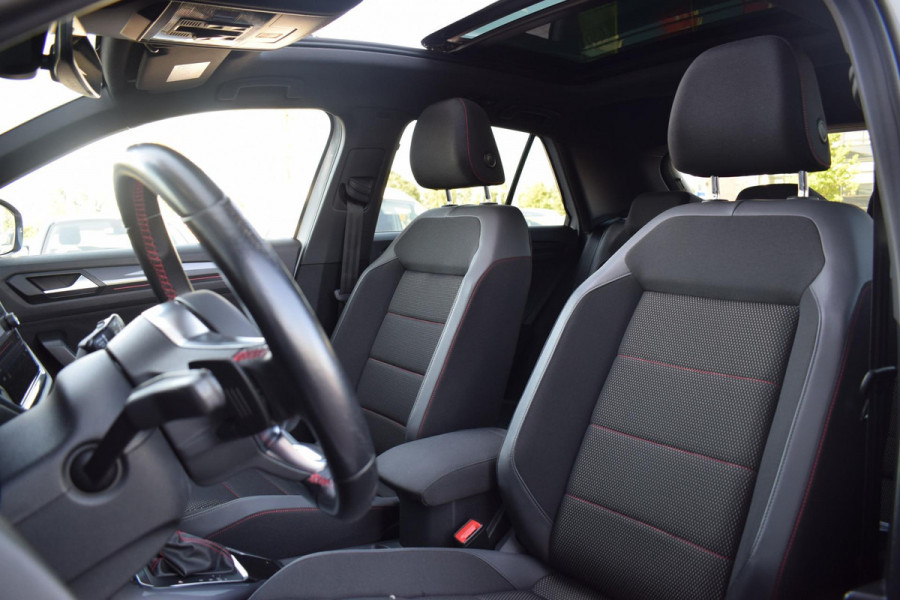 Volkswagen T-Roc 1.5 TSI Sport Business R | Pano | Half Leer | Virtual | Apple CarPlay
