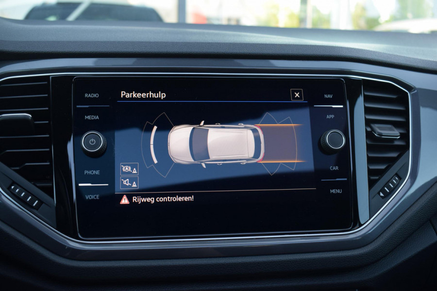 Volkswagen T-Roc 1.5 TSI Sport Business R | Pano | Half Leer | Virtual | Apple CarPlay