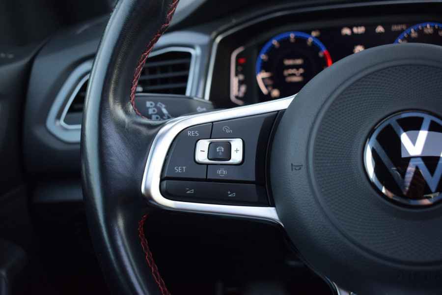 Volkswagen T-Roc 1.5 TSI Sport Business R | Pano | Half Leer | Virtual | Apple CarPlay