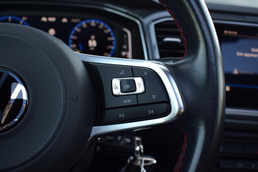 Volkswagen T-Roc 1.5 TSI Sport Business R | Pano | Half Leer | Virtual | Apple CarPlay