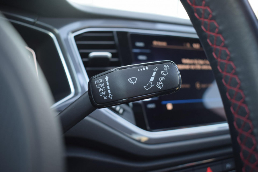 Volkswagen T-Roc 1.5 TSI Sport Business R | Pano | Half Leer | Virtual | Apple CarPlay