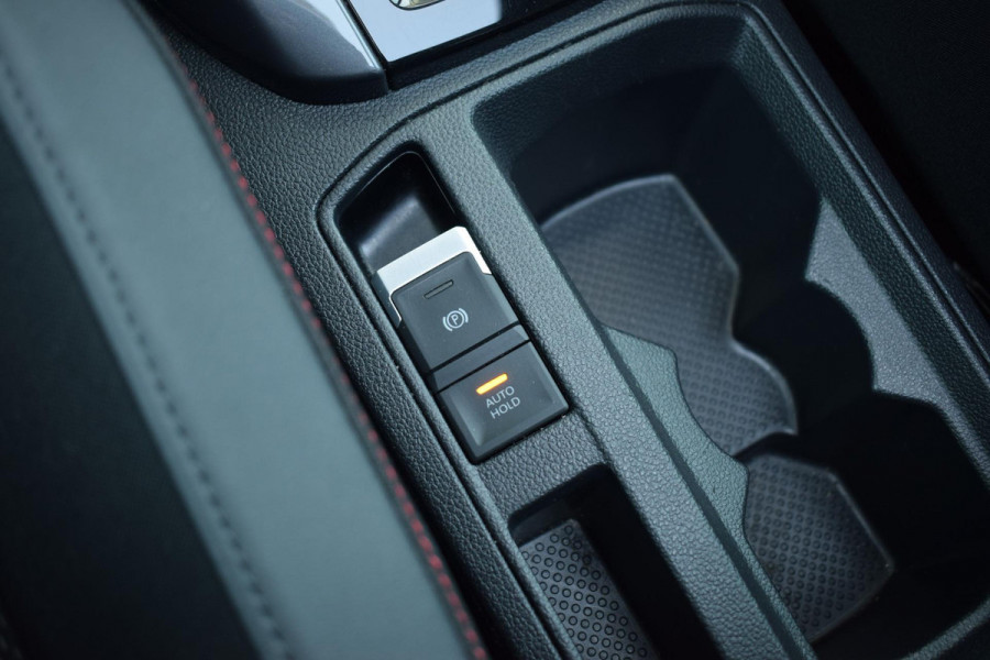 Volkswagen T-Roc 1.5 TSI Sport Business R | Pano | Half Leer | Virtual | Apple CarPlay