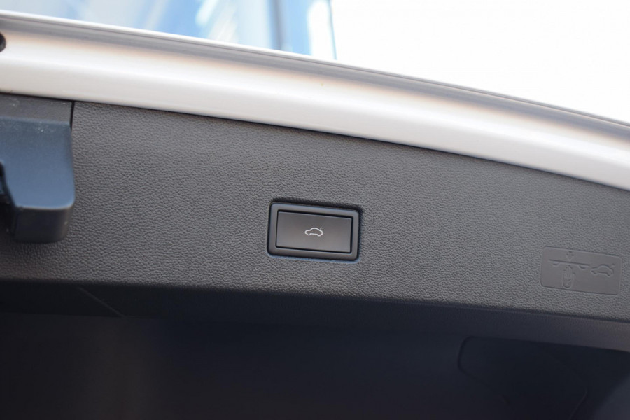 Volkswagen T-Roc 1.5 TSI Sport Business R | Pano | Half Leer | Virtual | Apple CarPlay