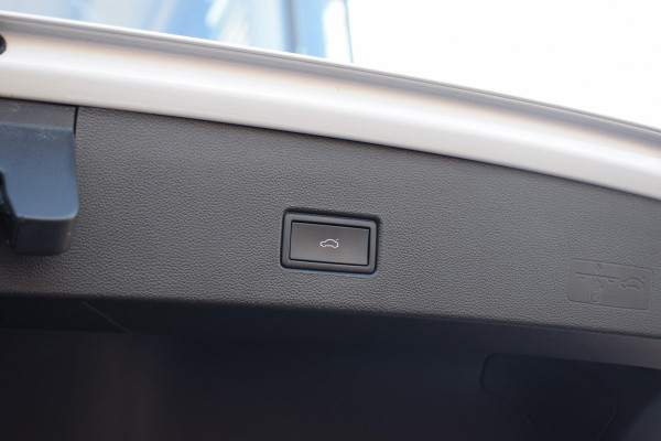 Volkswagen T-Roc 1.5 TSI Sport Business R | Pano | Half Leer | Virtual | Apple CarPlay