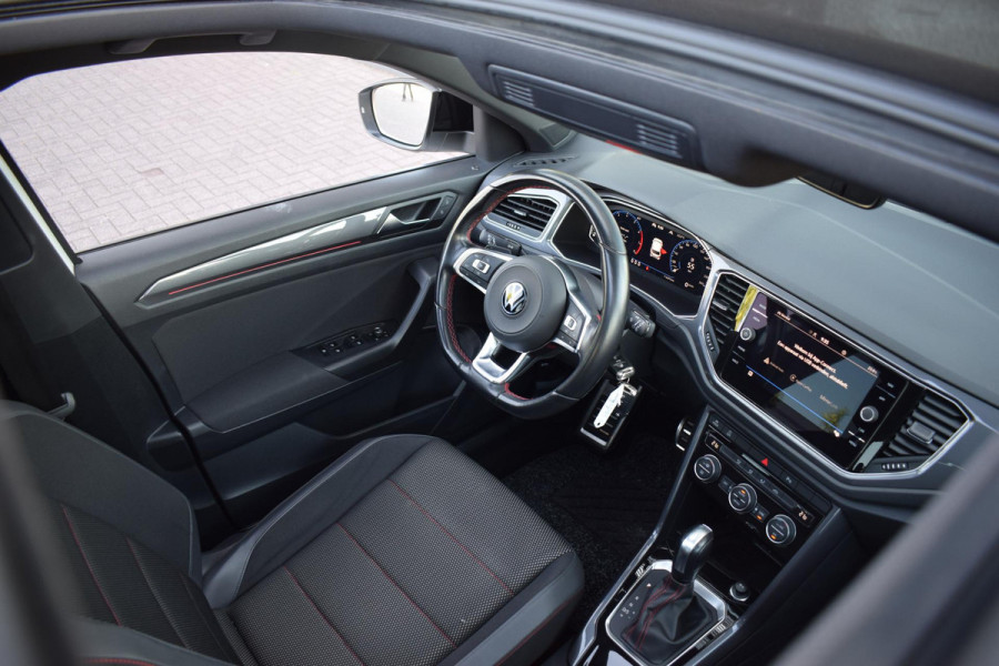 Volkswagen T-Roc 1.5 TSI Sport Business R | Pano | Half Leer | Virtual | Apple CarPlay