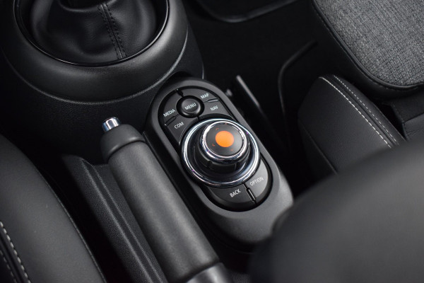 MINI Cooper Mini 1.5 60 Years Edition | 5 Deurs | Half Leer | Stoelverw. | Apple CarPlay