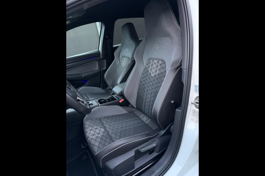 Volkswagen Golf 1.5 eTSI 3x R-Line CarPlay Camera