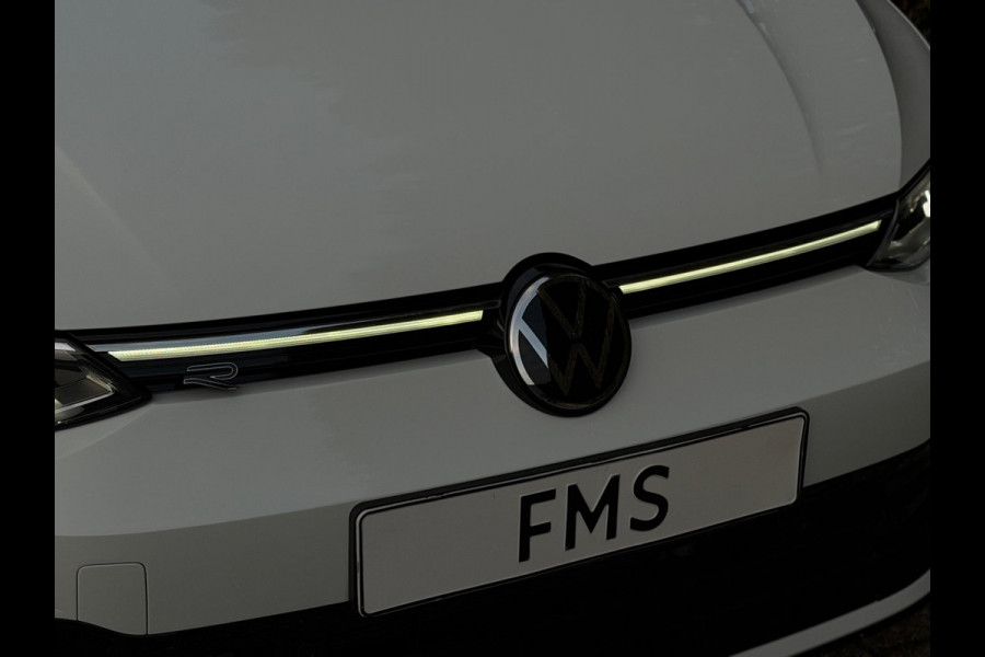 Volkswagen Golf 1.5 eTSI 3x R-Line CarPlay Camera