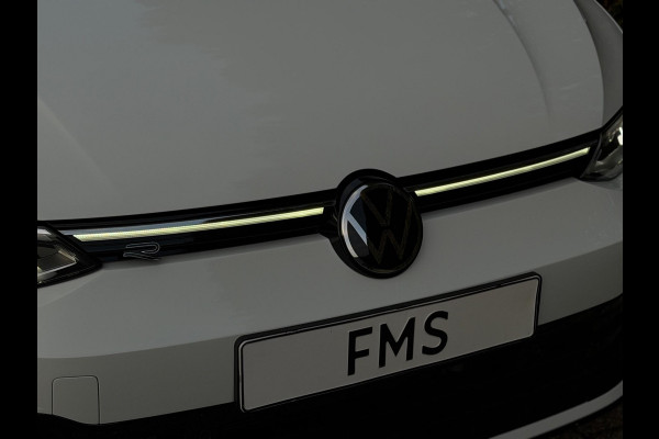 Volkswagen Golf 1.5 eTSI 3x R-Line CarPlay Camera