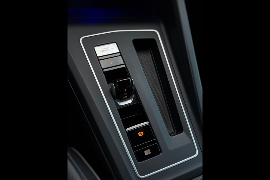 Volkswagen Golf 1.5 eTSI 3x R-Line CarPlay Camera