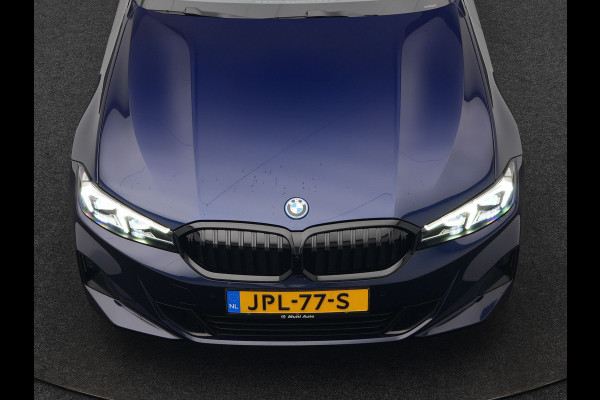 BMW 3 Serie Touring 320e Plug In Hybrid 204pk Dealer O.H. PHEV | Panodak | Widescreen Navi | Camera | Lederen Sportstoelen Verwarmd | Sfeerverlichting | Apple Carplay | Navigatie | Virtual | DAB | Tansanitblau II Metallic |