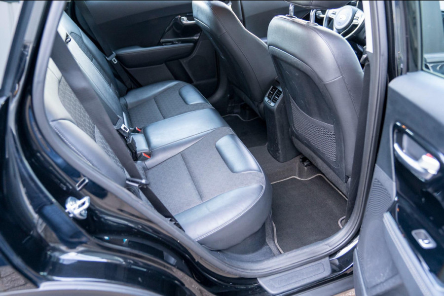 Kia Niro 1.6 GDi Hybrid DynamicLine|Prijs rijklaar incl 12 mnd garantie|Trekhaak Camera ACC Carplay
