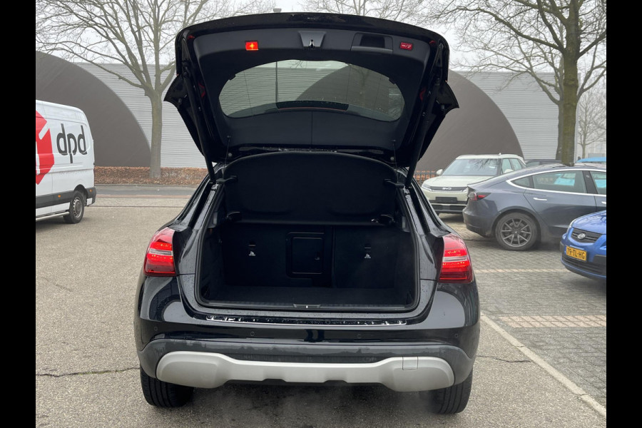 Mercedes-Benz GLA 180 Premium Plus Stoelverwarming | Climate Control | Camera | Top onderhouden | 12 maanden BOVAG-garantie