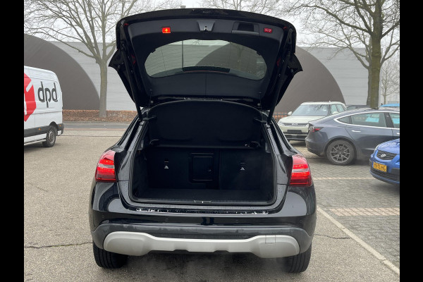 Mercedes-Benz GLA 180 Premium Plus Stoelverwarming | Climate Control | Camera | Top onderhouden | 12 maanden BOVAG-garantie