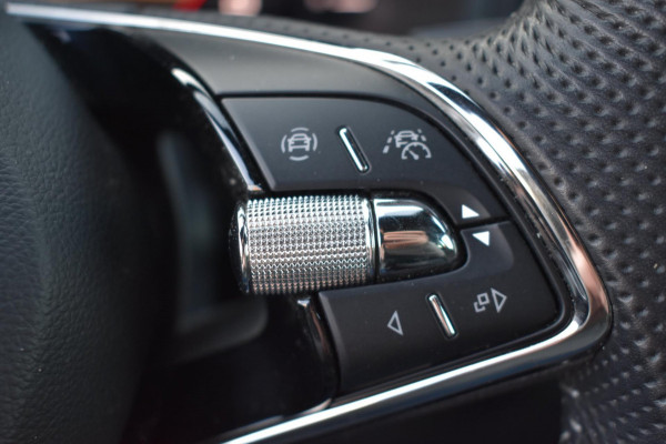 Škoda Kodiaq 1.5 TSI Sportline | MJ21 | TREKHAAK | CAMERA | ADAPT. CRUISE CONTROLE | CANTON | STOELVERWARMING | NAP