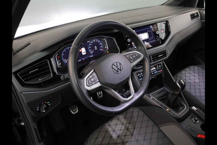 Volkswagen Polo 1.0 TSI R-Line Business 95pk 5bak| Camera| Navi| Matrix LED| verwarmde voorstolen