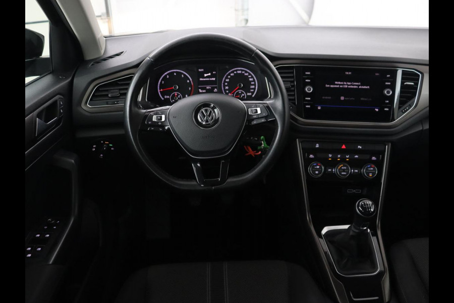Volkswagen T-Roc 1.0 TSI Style | Carplay | Adaptive cruise | Parkeerhulp | Climate control | Bluetooth | 17'' lichtmetalen velgen