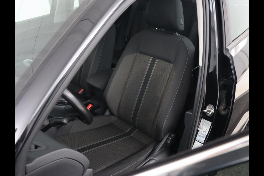 Volkswagen T-Roc 1.0 TSI Style | Carplay | Adaptive cruise | Parkeerhulp | Climate control | Bluetooth | 17'' lichtmetalen velgen