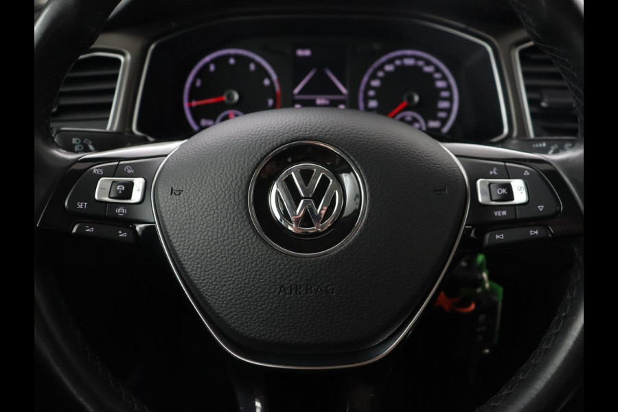 Volkswagen T-Roc 1.0 TSI Style | Carplay | Adaptive cruise | Parkeerhulp | Climate control | Bluetooth | 17'' lichtmetalen velgen