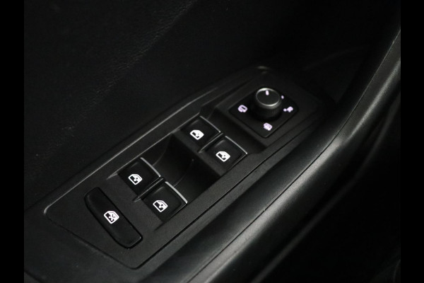 Volkswagen T-Roc 1.0 TSI Style | Carplay | Adaptive cruise | Parkeerhulp | Climate control | Bluetooth | 17'' lichtmetalen velgen