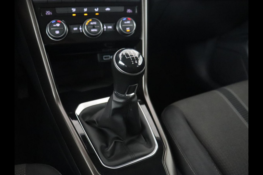 Volkswagen T-Roc 1.0 TSI Style | Carplay | Adaptive cruise | Parkeerhulp | Climate control | Bluetooth | 17'' lichtmetalen velgen