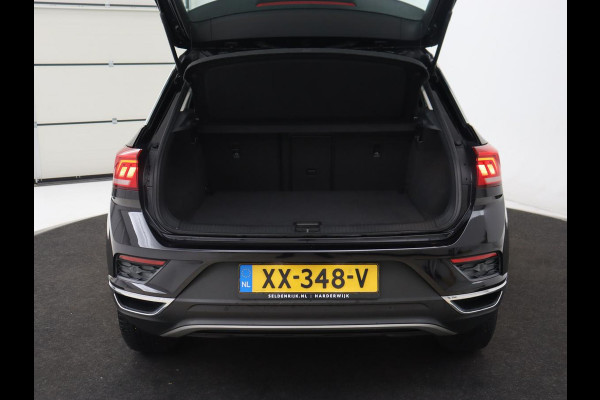 Volkswagen T-Roc 1.0 TSI Style | Carplay | Adaptive cruise | Parkeerhulp | Climate control | Bluetooth | 17'' lichtmetalen velgen
