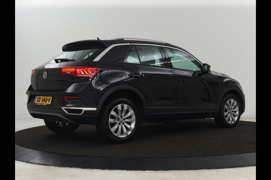Volkswagen T-Roc 1.0 TSI Style | Carplay | Adaptive cruise | Parkeerhulp | Climate control | Bluetooth | 17'' lichtmetalen velgen
