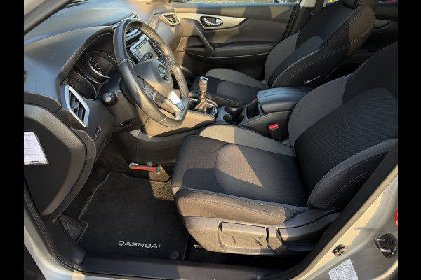 Nissan QASHQAI 1.3 DIG-T N-Connecta / Camera / Parkeersensoren / Trekhaak 1.300KG / Panoramadak / Carplay