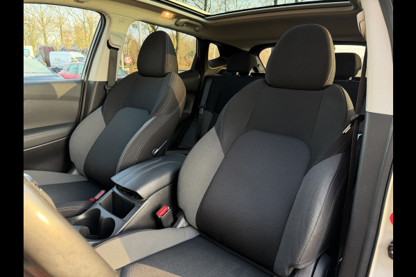 Nissan QASHQAI 1.3 DIG-T N-Connecta / Camera / Parkeersensoren / Trekhaak 1.300KG / Panoramadak / Carplay