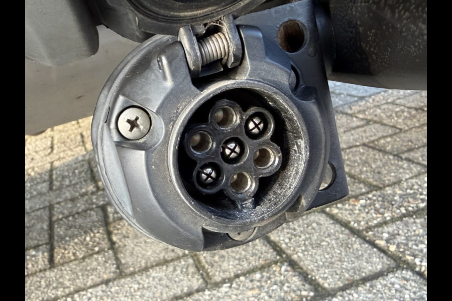 Nissan QASHQAI 1.3 DIG-T N-Connecta / Camera / Parkeersensoren / Trekhaak 1.300KG / Panoramadak / Carplay