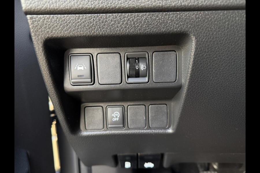Nissan QASHQAI 1.3 DIG-T N-Connecta / Camera / Parkeersensoren / Trekhaak 1.300KG / Panoramadak / Carplay