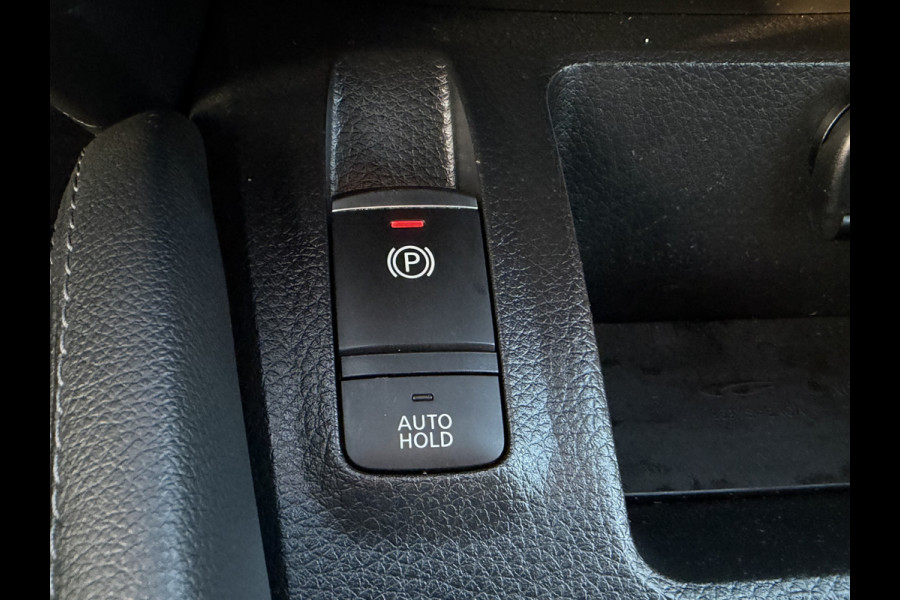 Nissan QASHQAI 1.3 DIG-T N-Connecta / Camera / Parkeersensoren / Trekhaak 1.300KG / Panoramadak / Carplay
