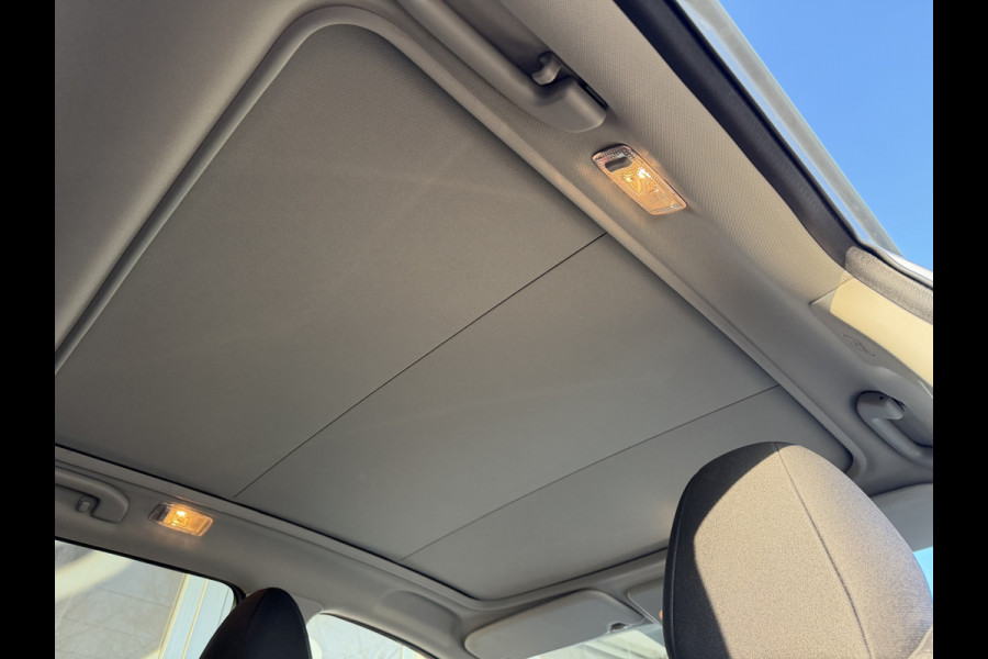 Nissan QASHQAI 1.3 DIG-T N-Connecta / Camera / Parkeersensoren / Trekhaak 1.300KG / Panoramadak / Carplay